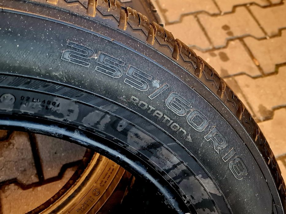 255 60 18 Nokian