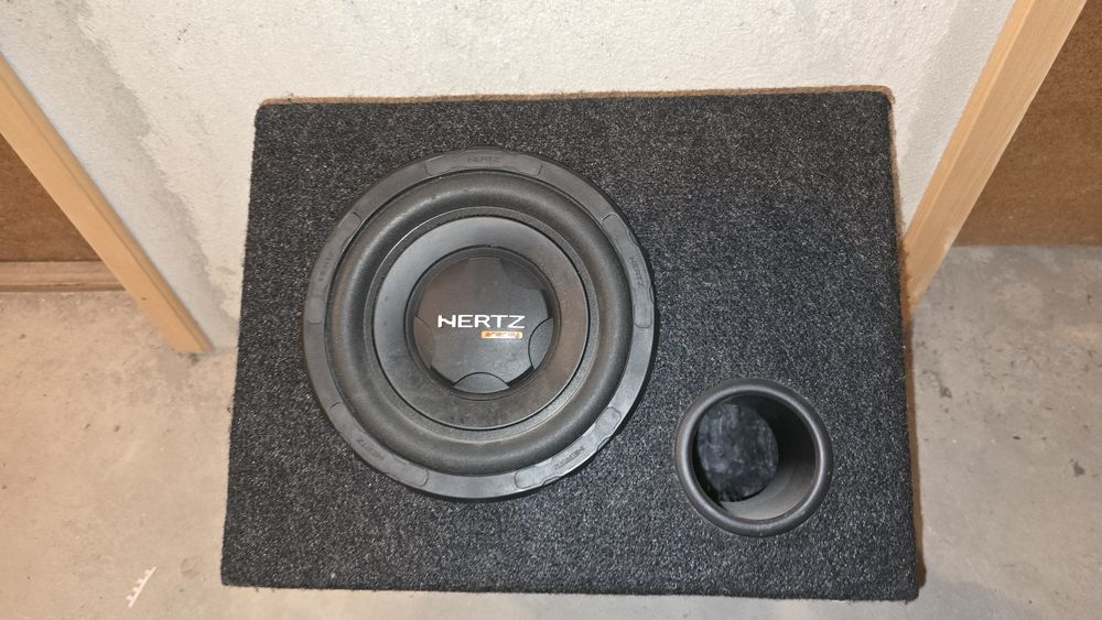 Бас каса Hertz 8" с усилвател 190W RMS