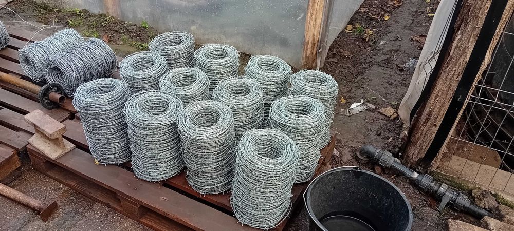 Sârmă ghimpată...