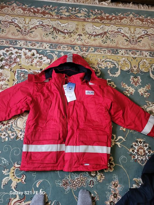 Продаются новые куртки спец.одежда.