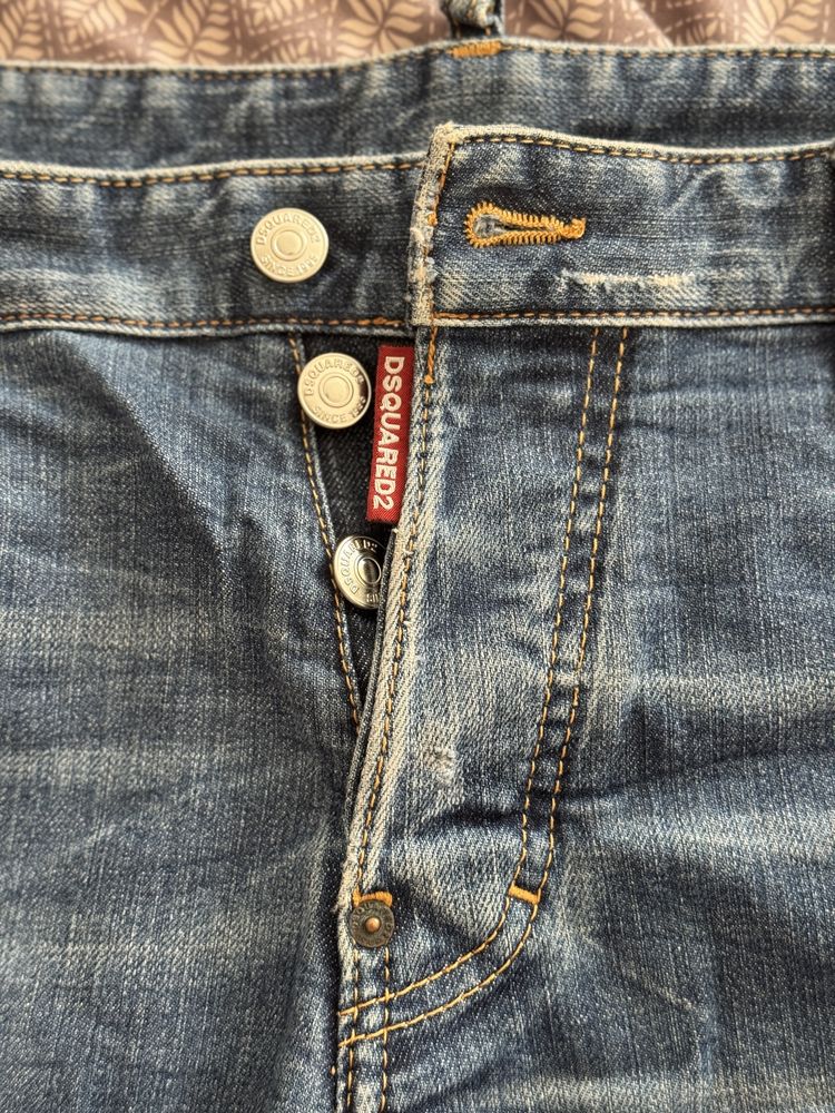 Blugi scurti DSQUARED2
