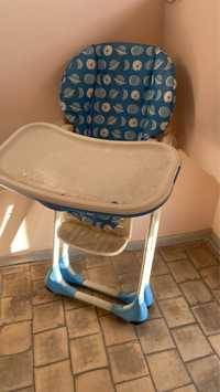 кресло для ребенка он грязный надо помыт