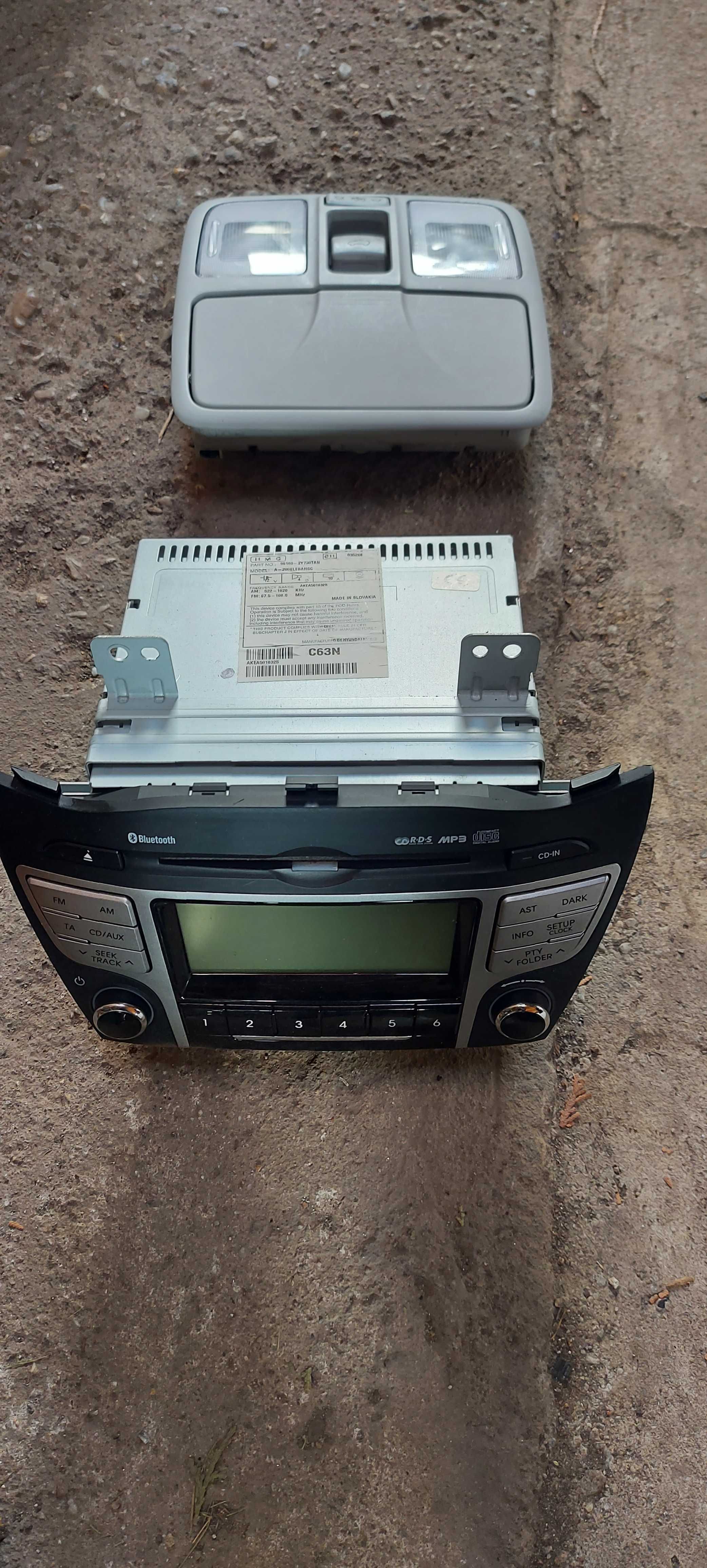 Radio cd mp3, butoane ac, manete semnal spira volan Hyundai Ix35 2010+