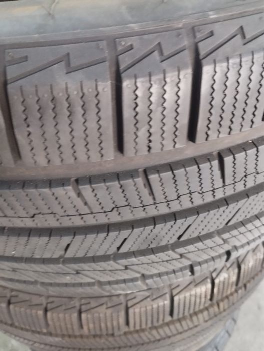 Set anvelope 255/35/19 m+s profil iarna