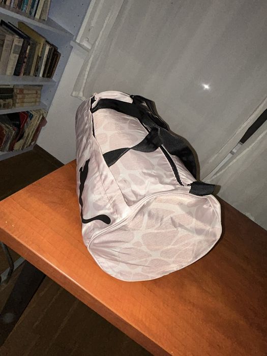 Розов сак на Puma