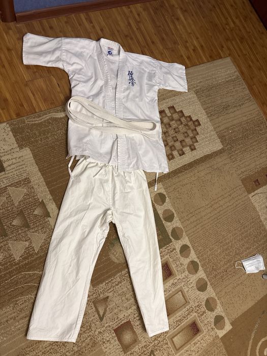 Кимоно костюм для тренировок выступлений