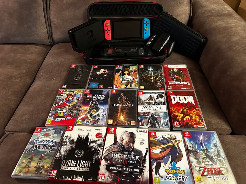 Nintendo Switch + пълен сет аксесоари и игри