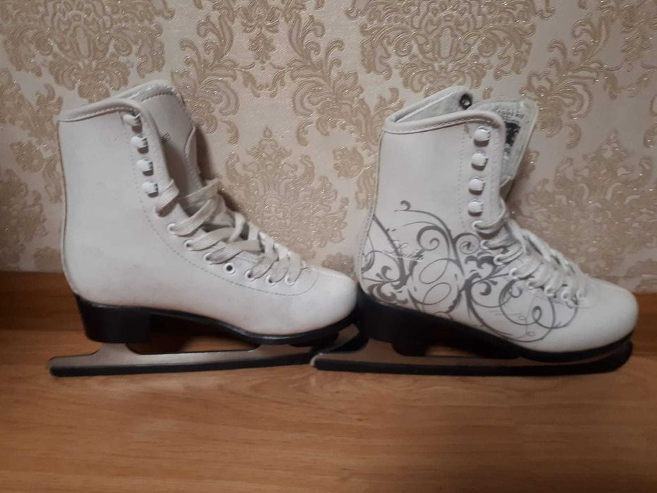 Детские коньки для девочки