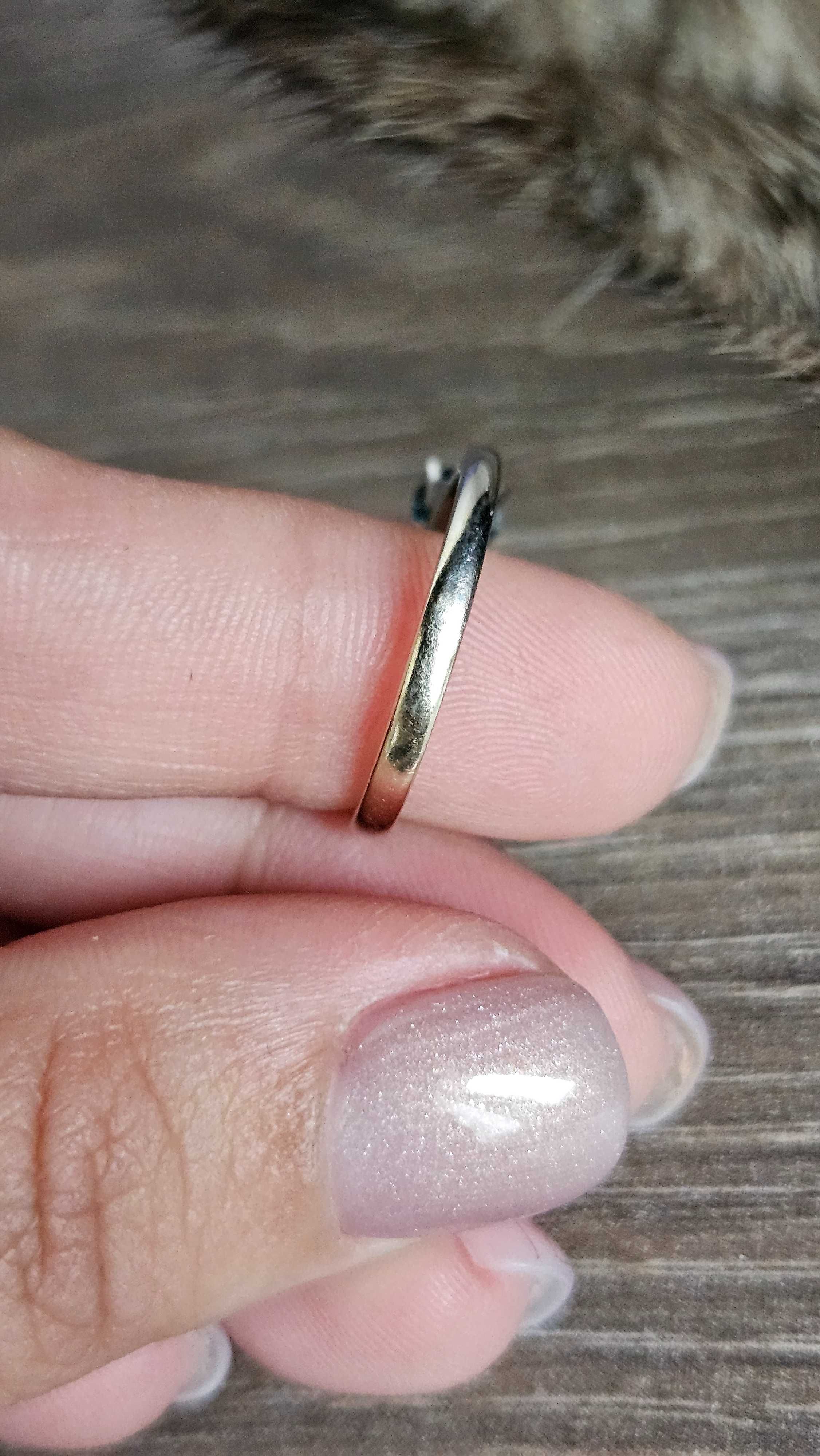 Inel TEILOR aur alb 18K cu diamant ALBASTRU 0.44ct – certificat