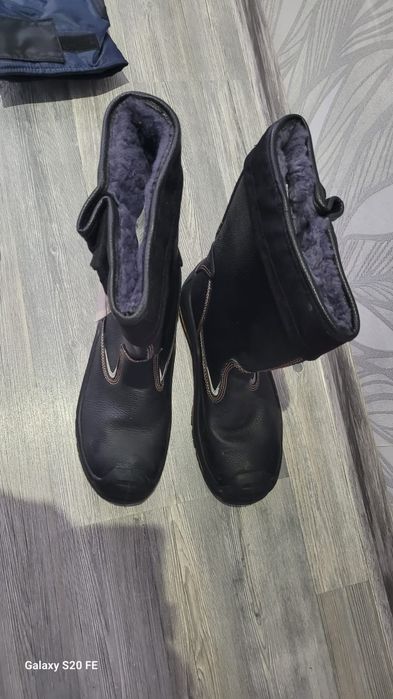 Продается спецобувь