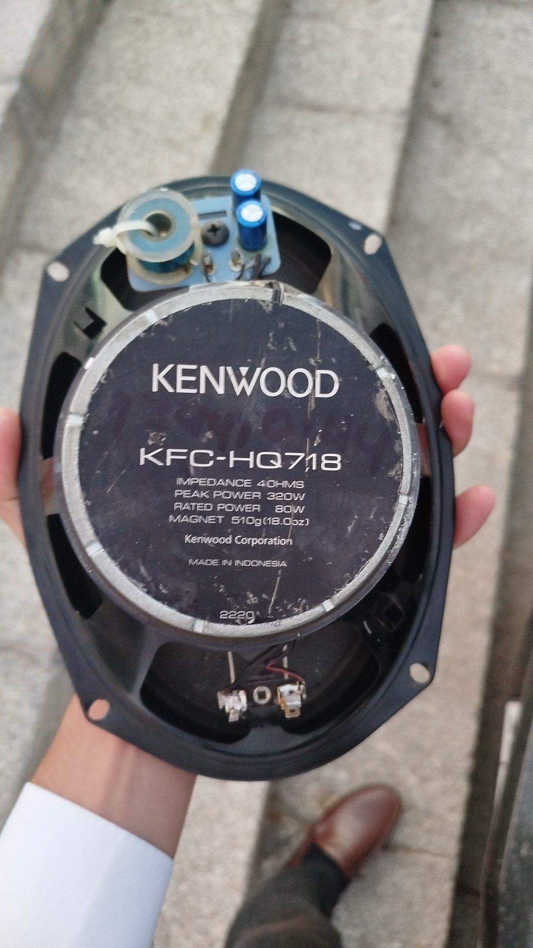 KENWOOD колонка сотилади