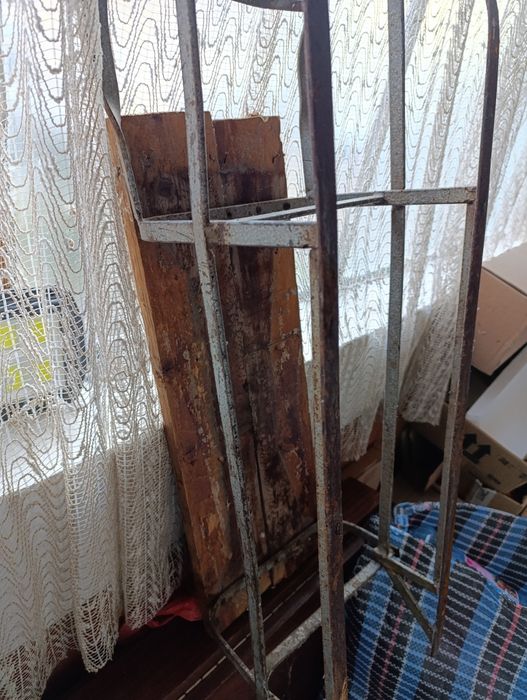 Vând sanie din fier