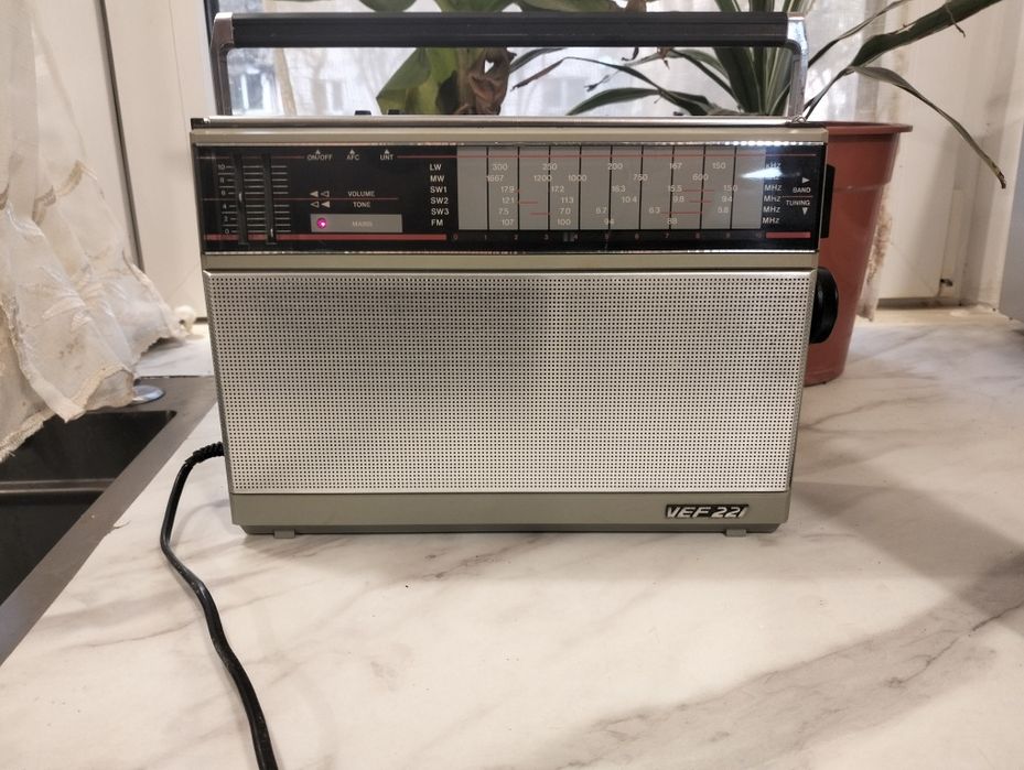 Radio rusesc vef 221