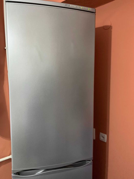 Холодильник марки Атлант, модель ХМ-6024 - свежесть каждый день.