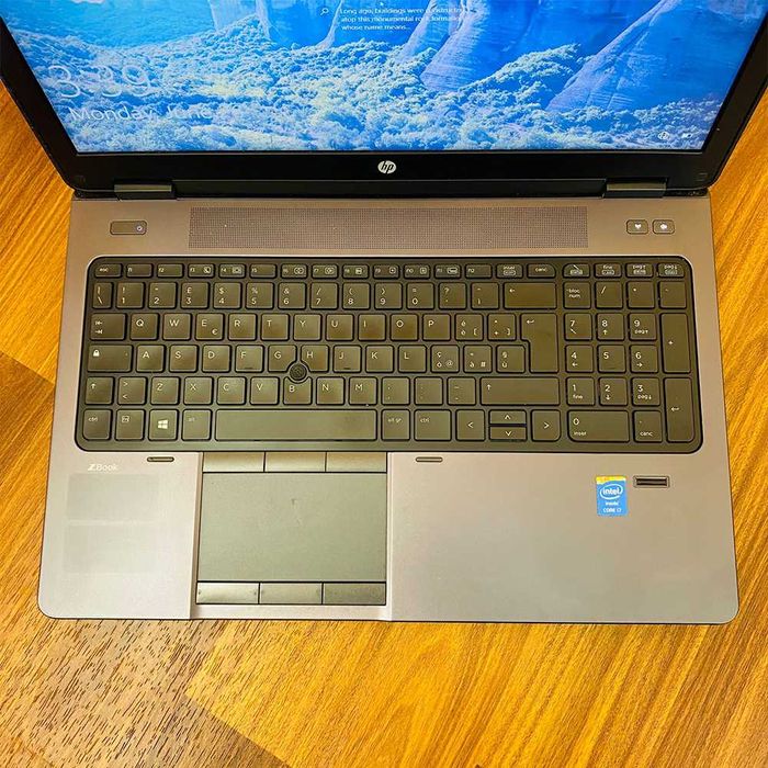 Laptop HP i7 3.9Ghz - 16G - Quadro K620M - SSD - FullHD - W10 - QWERTZ