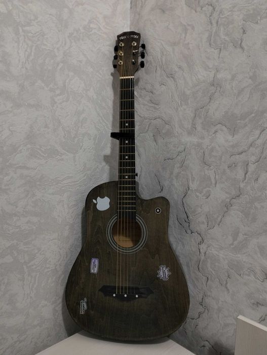 акустическая гитара в отличном состоянии