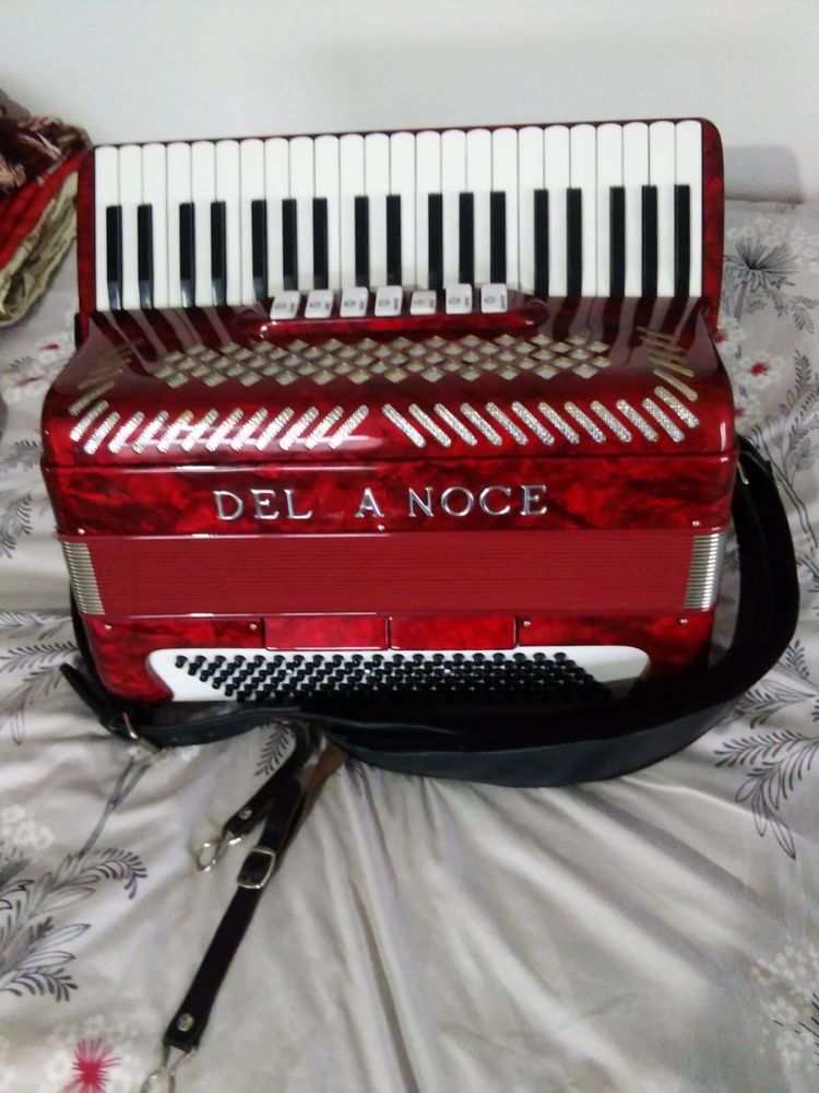 Vand acordeon Del a Noce