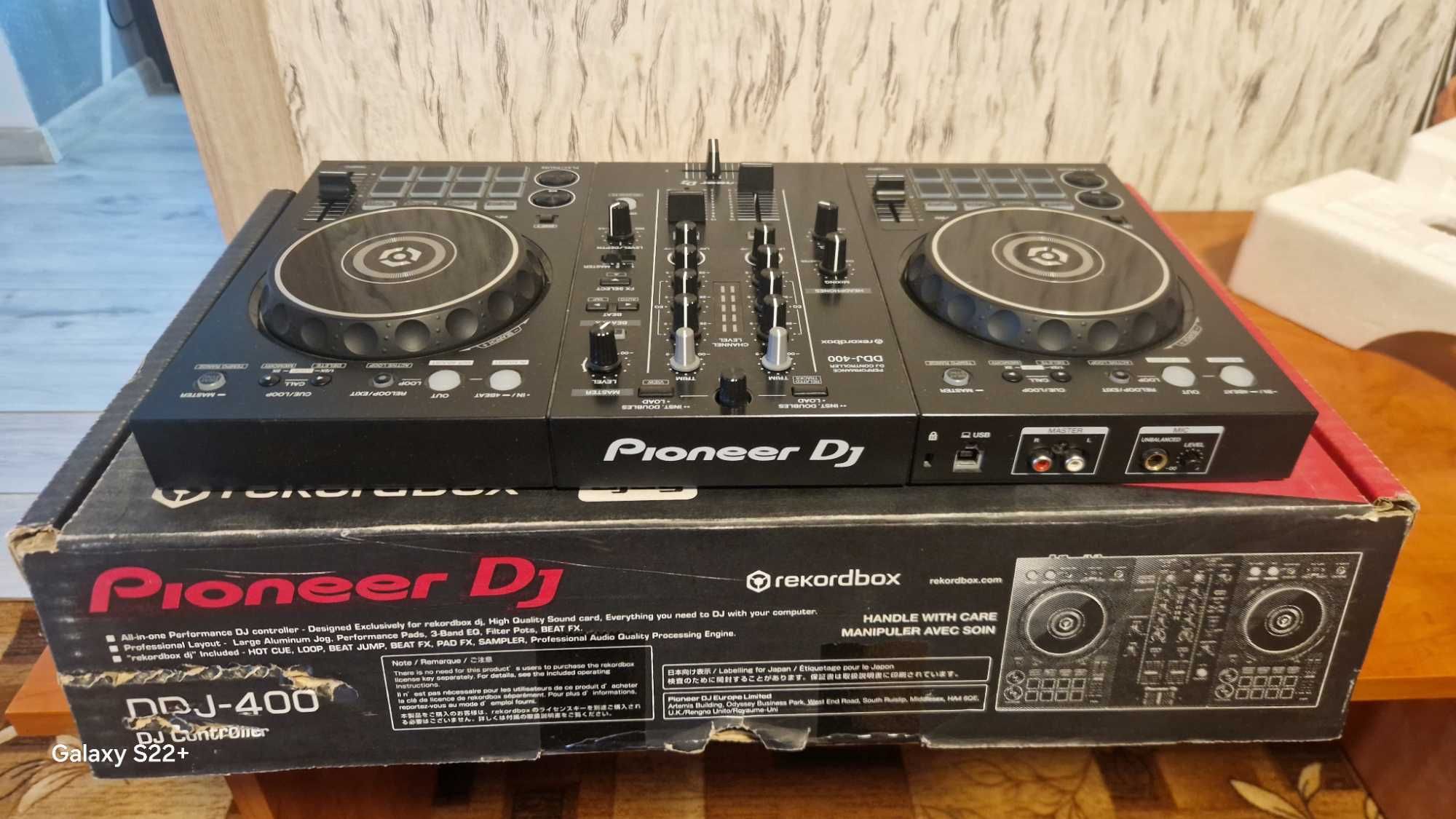продавам DJ PIONEER DDJ-400