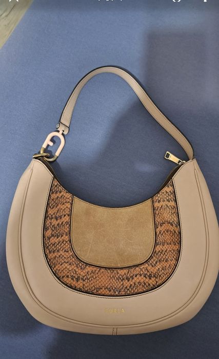 Furla  Hobo  оригинална чанта. 23/13/8