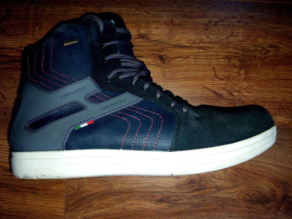 Боти Ванучи Италия 46