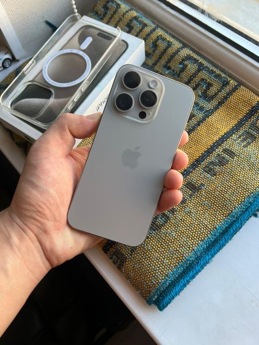 Iphone 15 pro Titanium почти новая