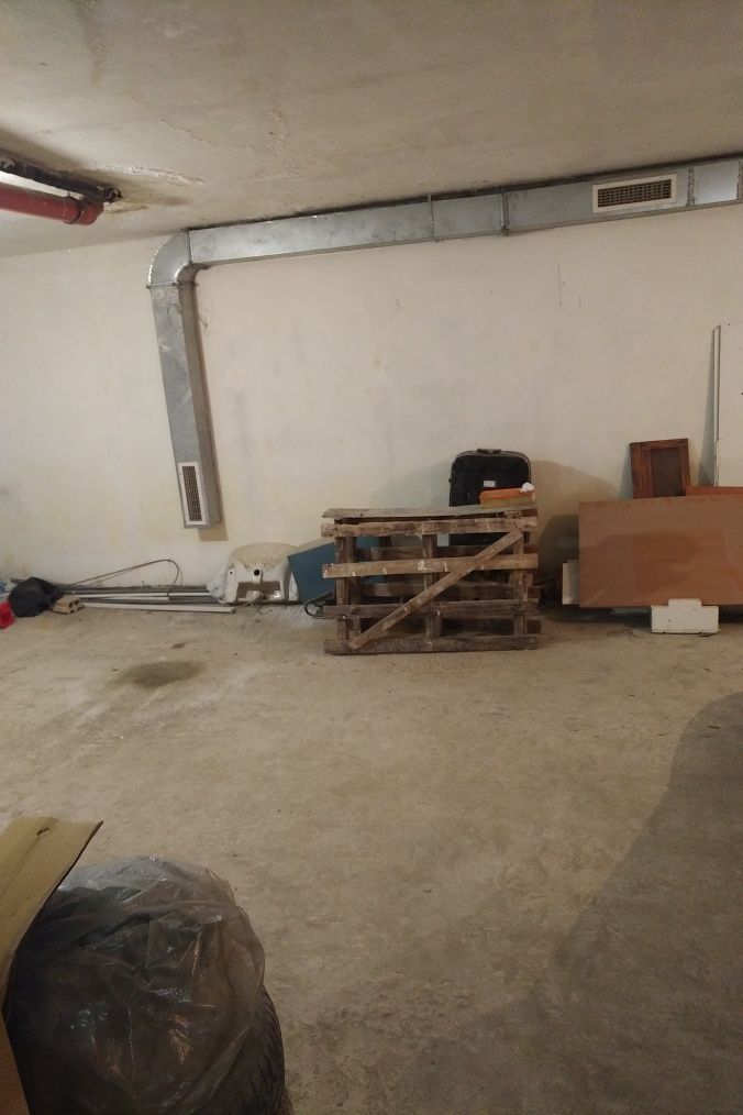 Подземенно паркомясто
