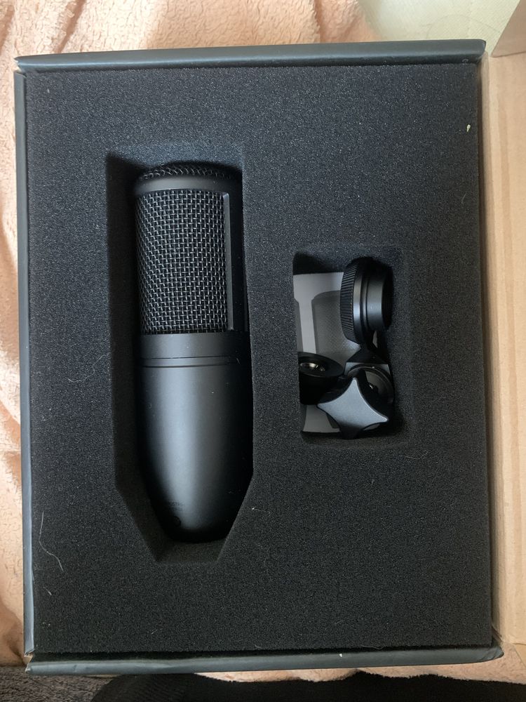 Микрофон AKG P120
