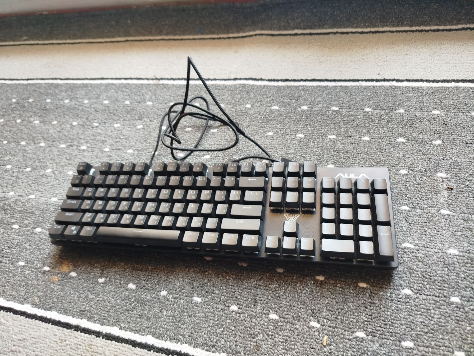 S2022 mechanical RGB klaviatura
