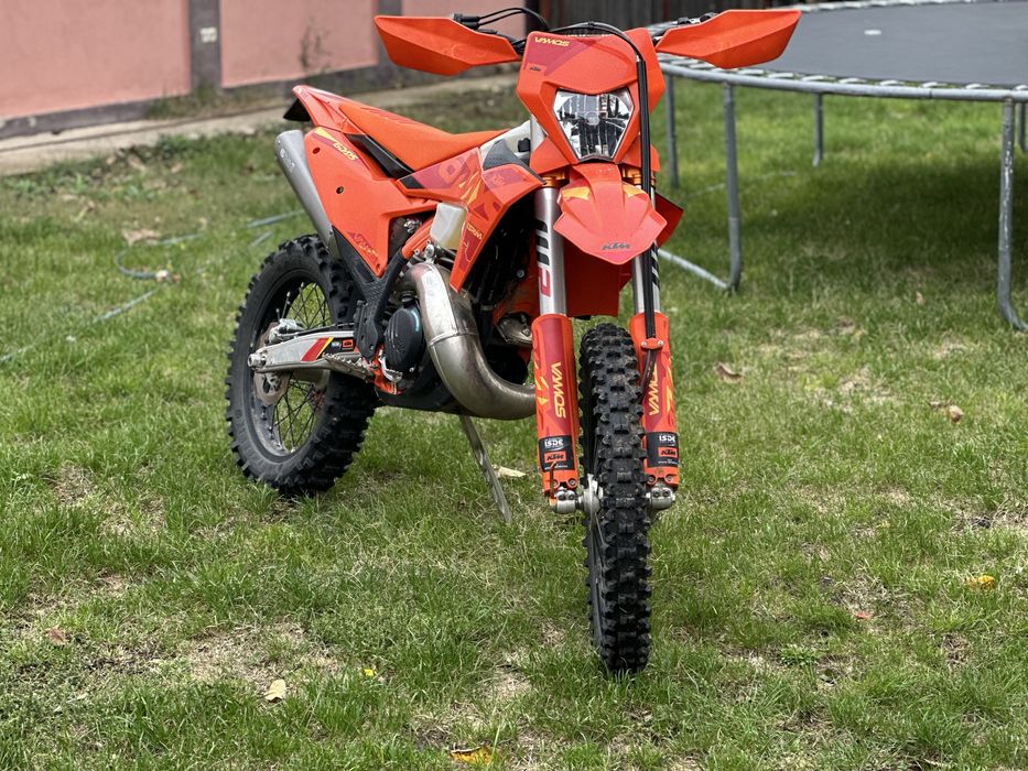 Ktm 300 six days 2025