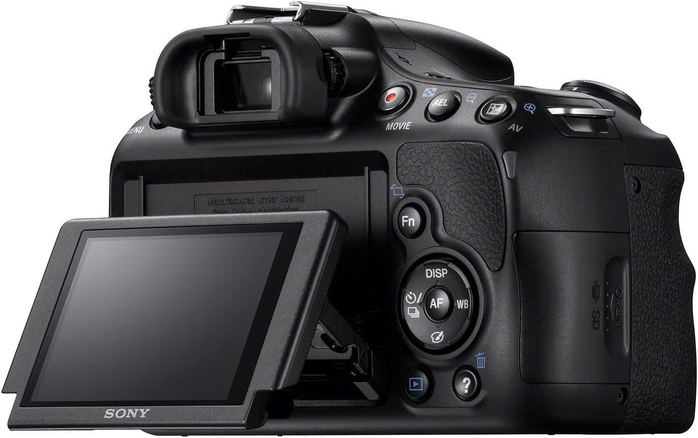 Sony SLT-A58K SLR / 20.1 MP Камера / + Обектив,  SDHC 16GB