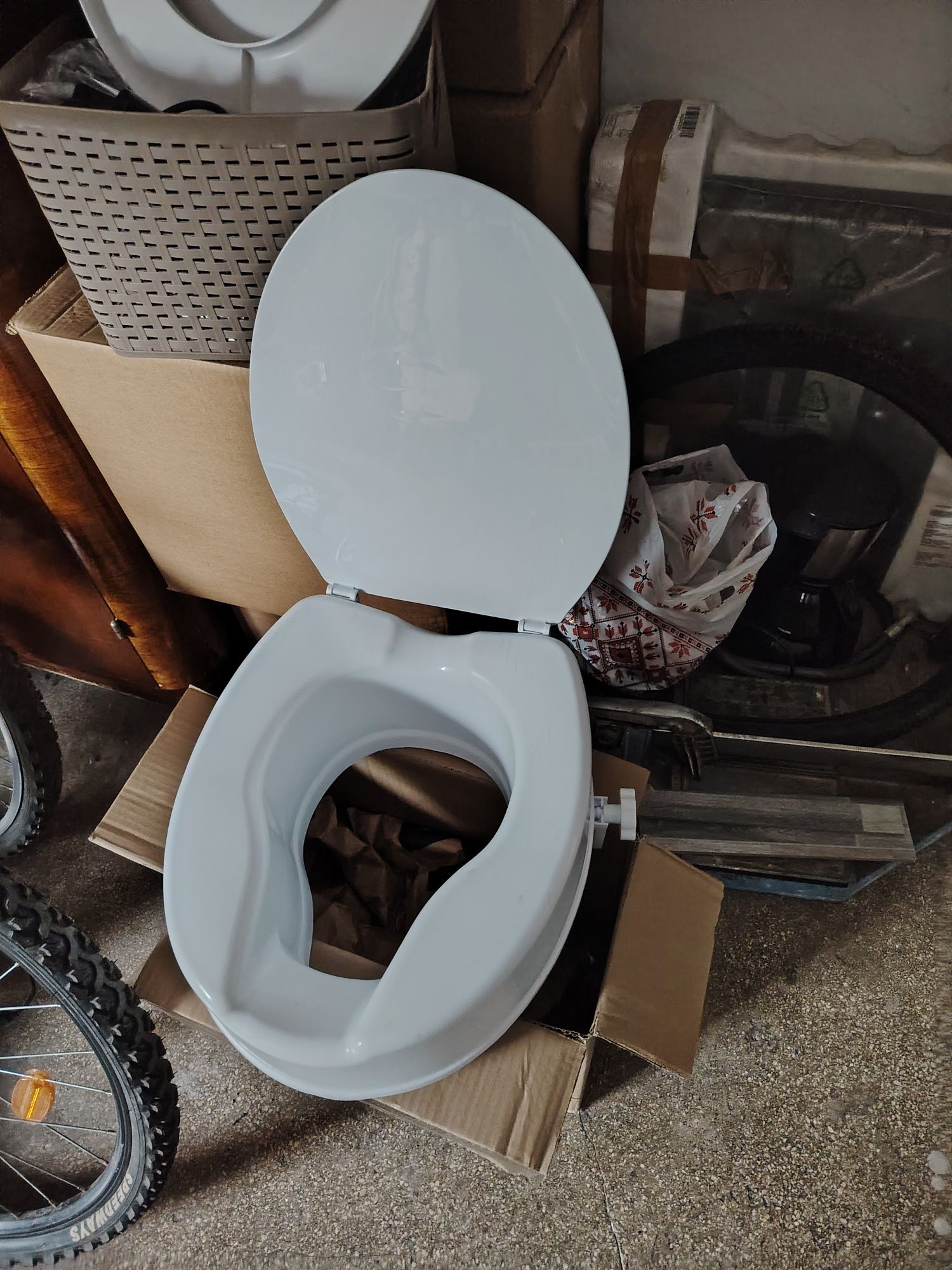Cadru deplasare, capac înălțător WC