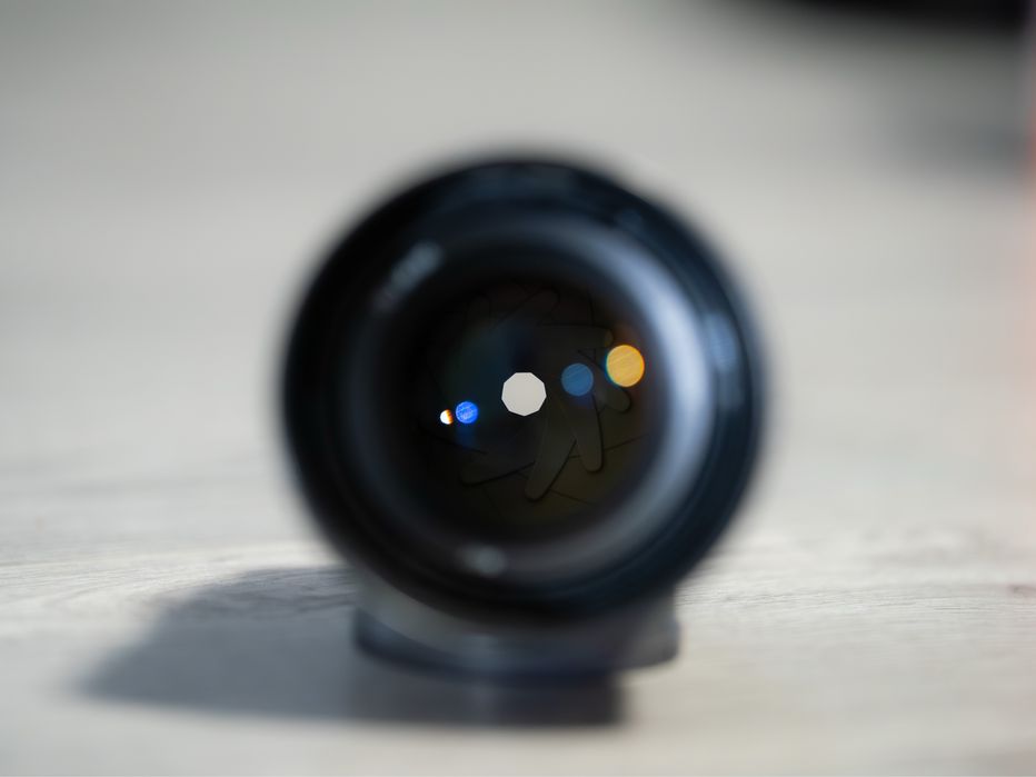 Vând Sony 85mm f/1.8 FE FULLBOX