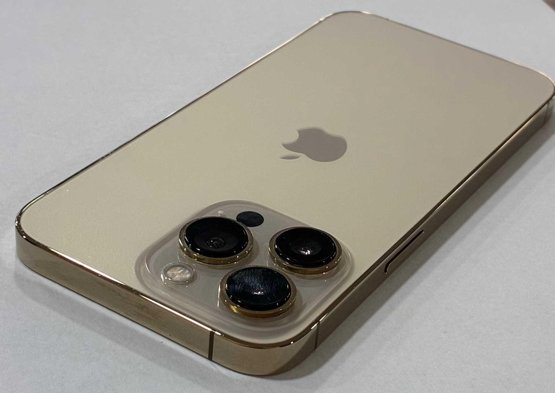 Продавам Iphone 13 pro 256gb