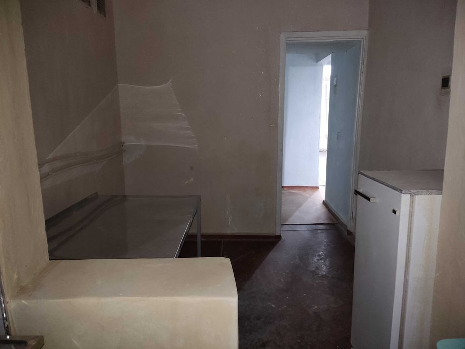 Shahar markazida 2 xonali kvartira sotiladi.