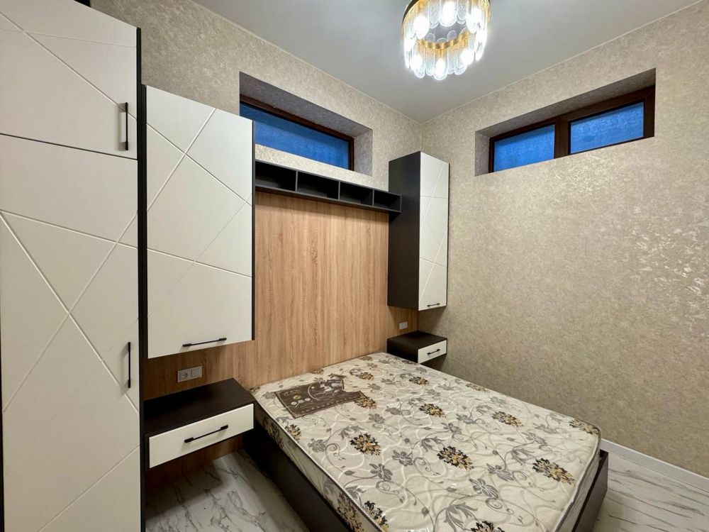 Продается 2х комнатная квартира (полуподвал). Фрунзе.