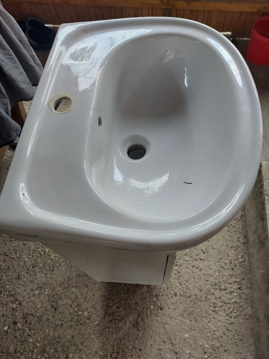 Mască chiuvetă baie plus lavoar.