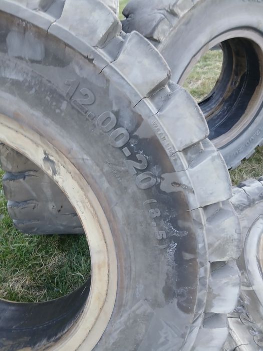 12.00-20  цельно литые шины БУ