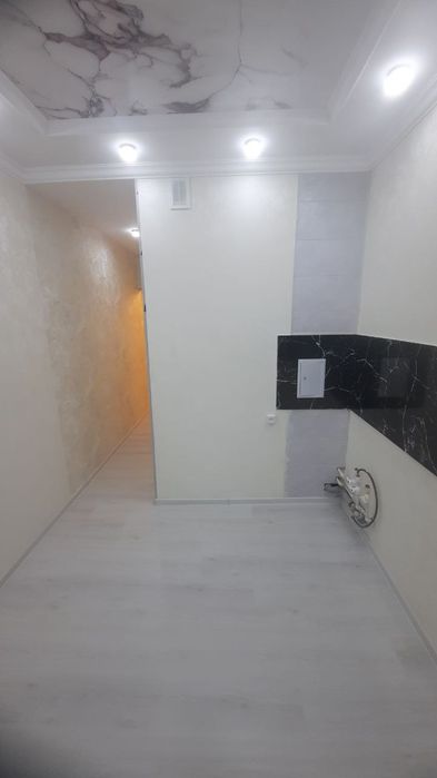 9 микрорайон Низомий кучада 3 хонали 2 каватдаги квартира сотилади