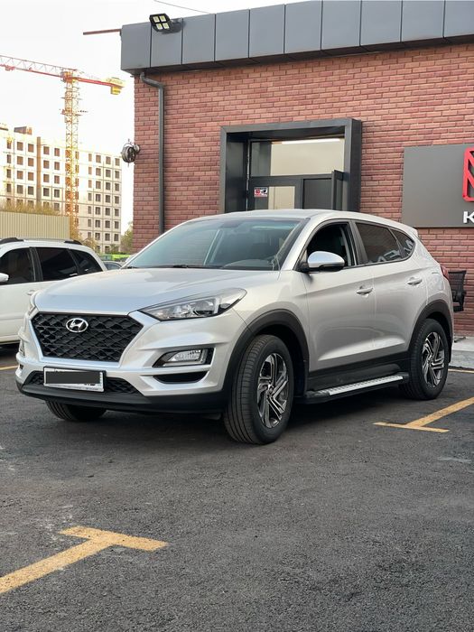 Hyundai Tucson mexanika sotiladi !