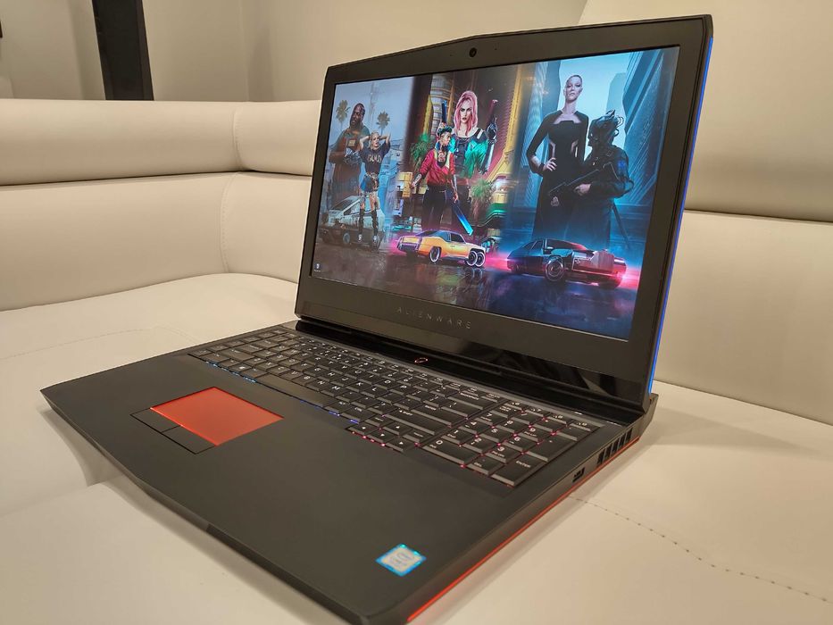 Laptop alienware ,intel core i7- ,video 8 GTX 1080, ram 32 gb , 17,3"