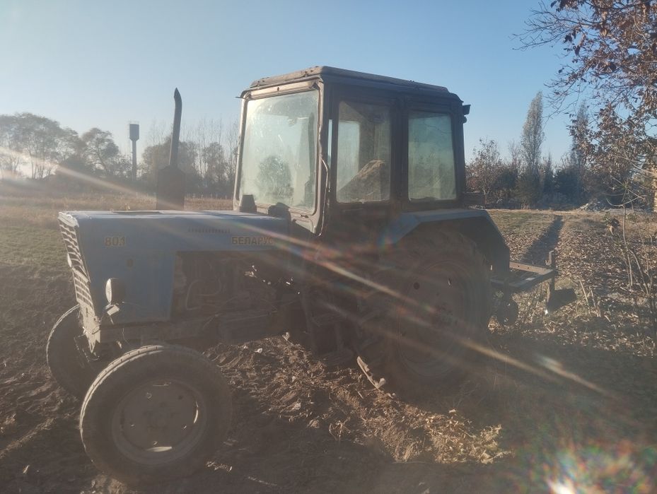 MTZ 80 Traktor sotiladi