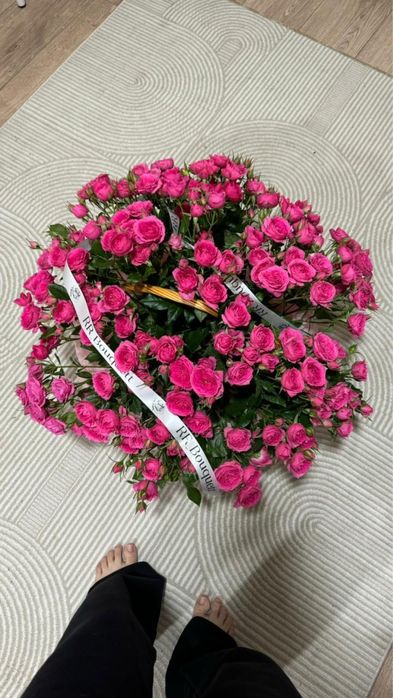 Кустовое роза в корзине!