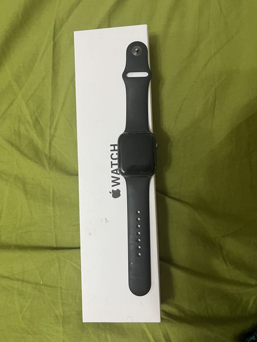 Продам Apple watch se