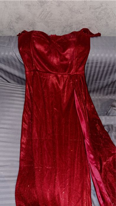 Продам платья красивые,вечерние