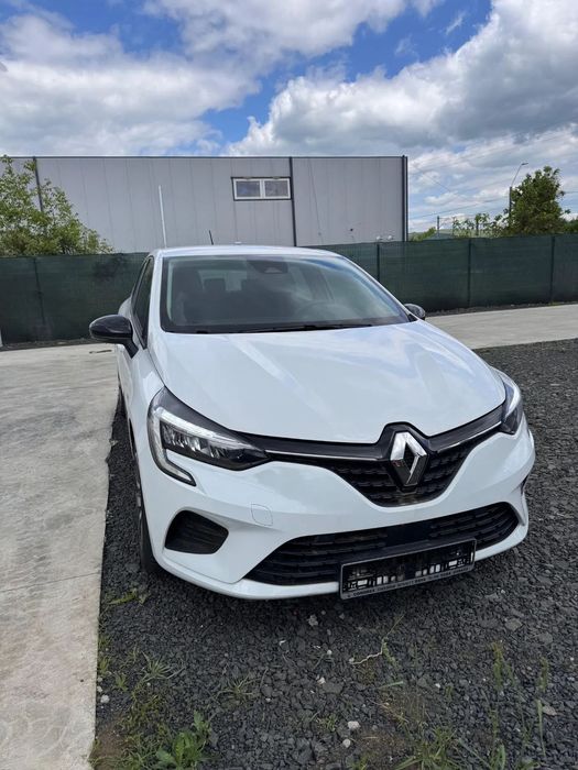 Renault Clio Mașină cu unic proprietar a rulat în medie 7500km pe an și reviziile l