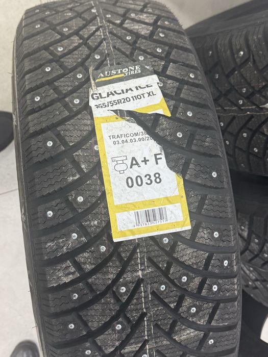 Зимние шипованные 255 55 R 20