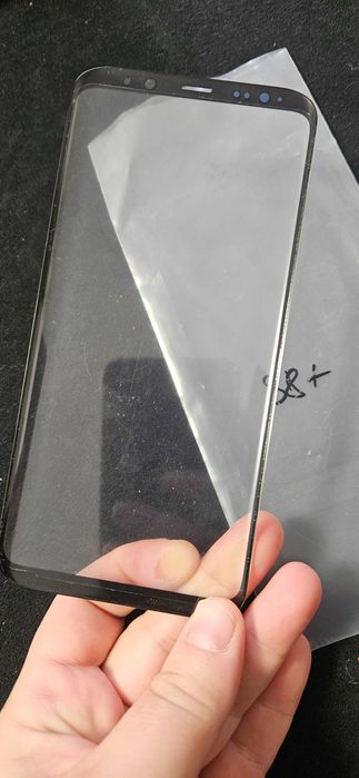 Vand carcasa(geam) noua parte fata samsung s8+!
