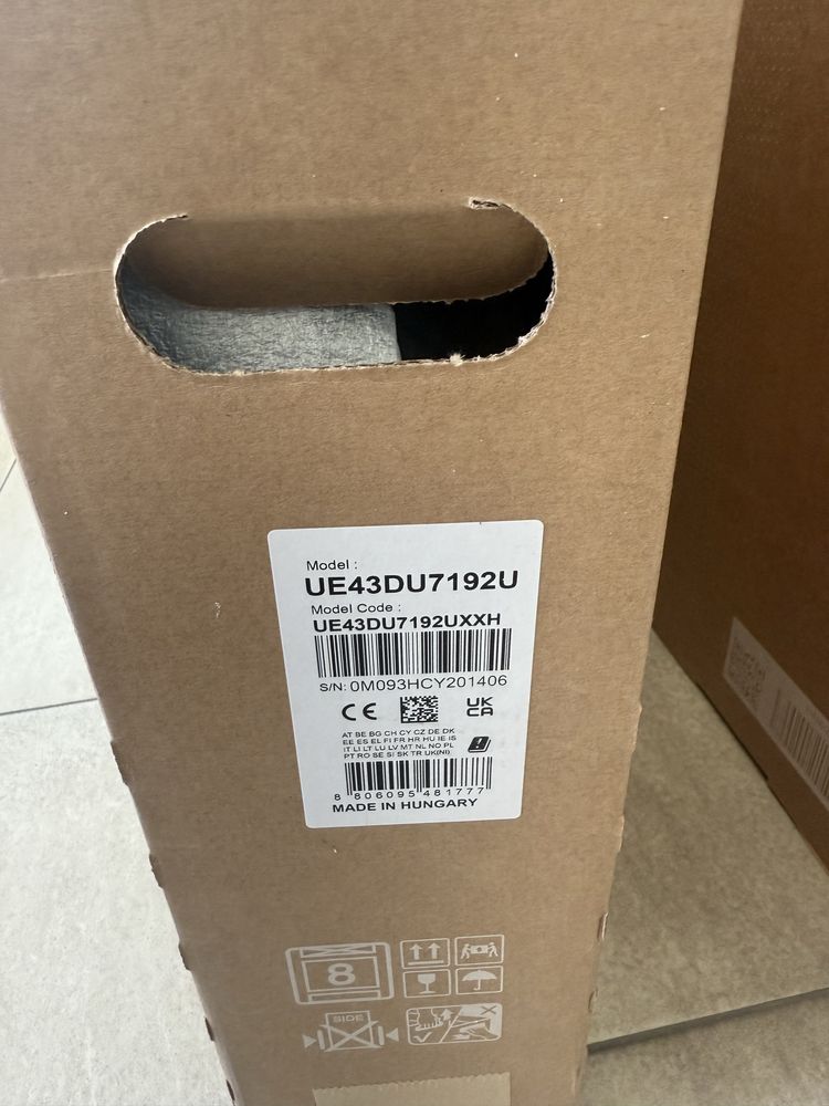 Samsung Crystal UHD DU7100 43”