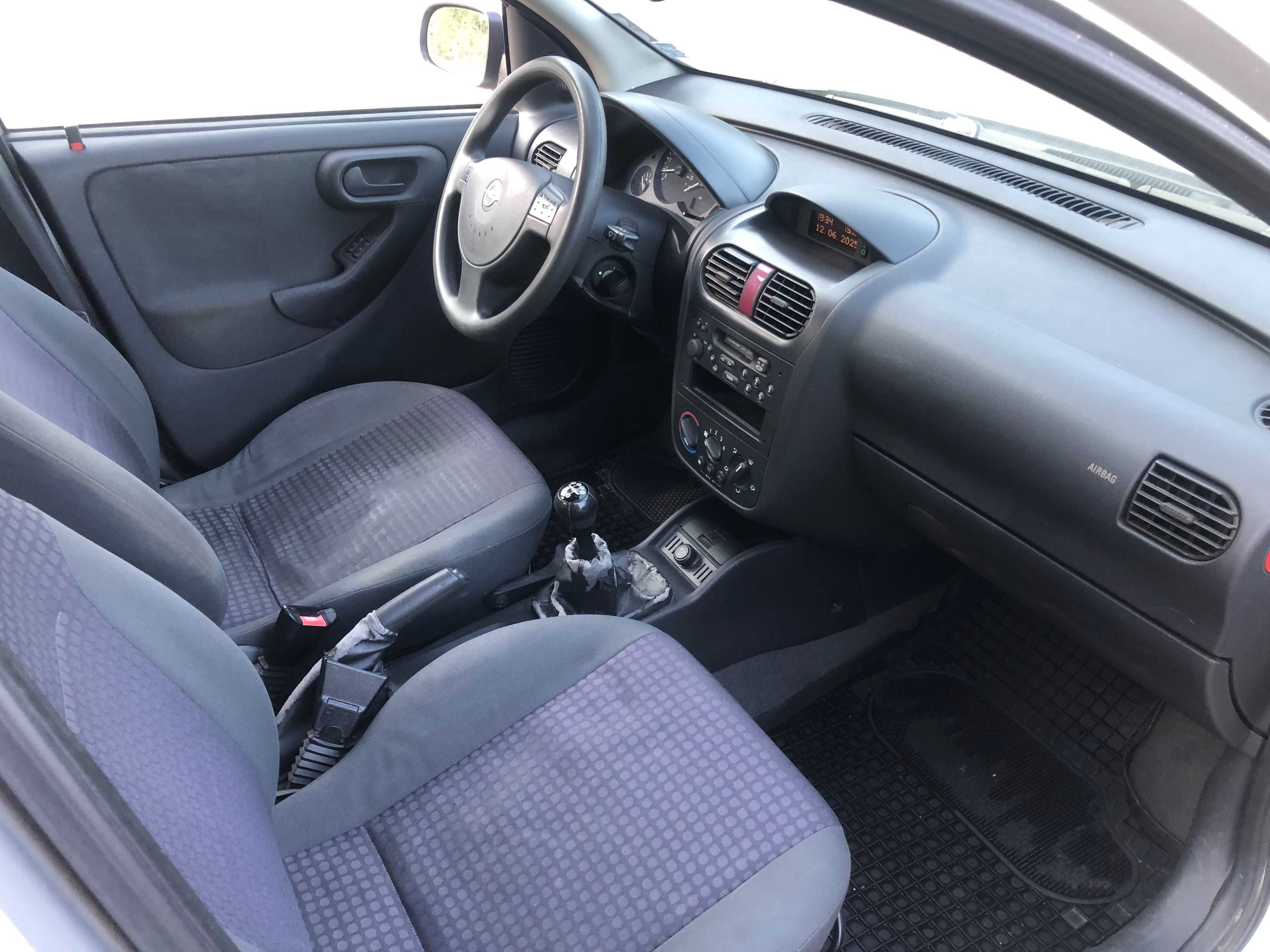 Opel Corsa C 1.2 2002г. Бензин
