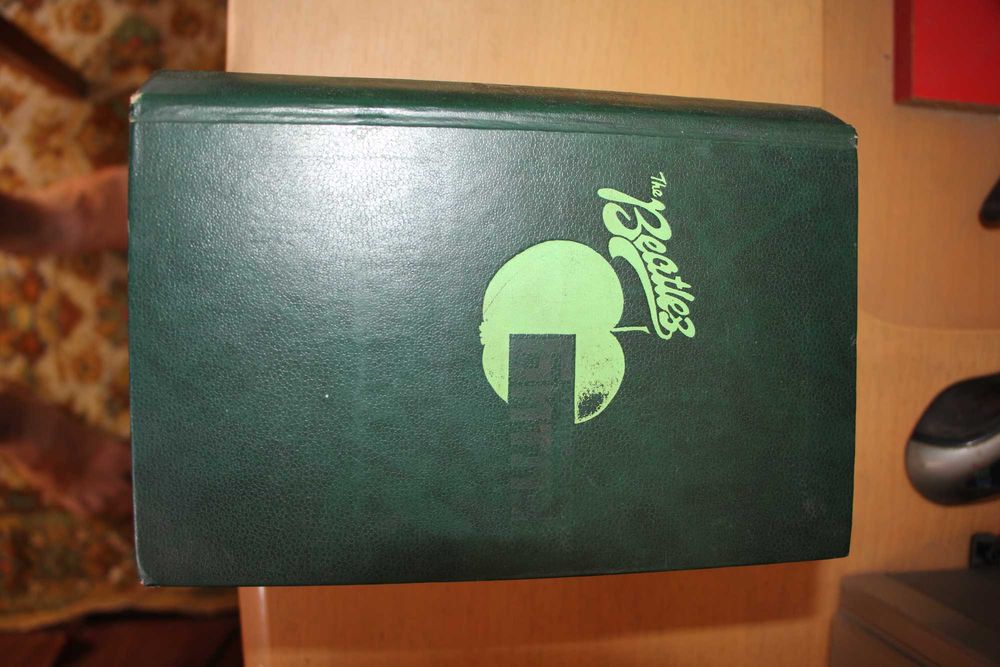 книга Beatles автобиография 1990г